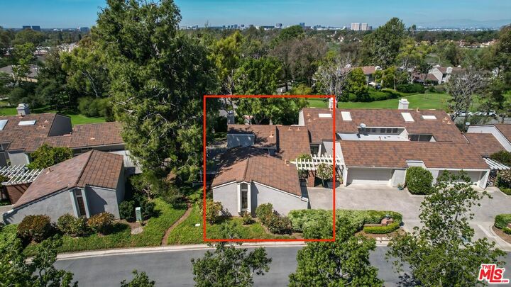 Property Photo:  11 Rocky Knl  CA 92612 