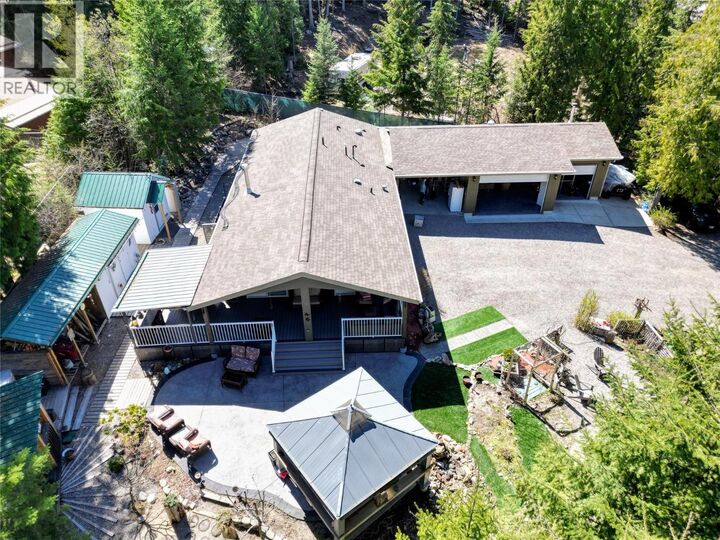 Property Photo: 1601 Beech Road BC V0H 1E0