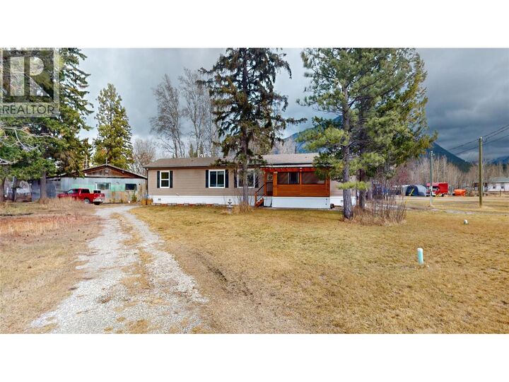 Property Photo: 4747 Willow Avenue BC V0B 1B0
