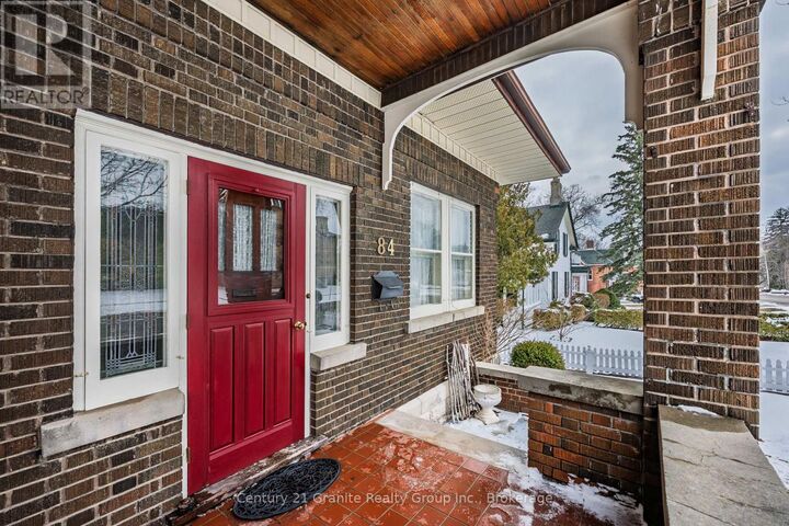 Property Photo:  84 Cambridge Street North  ON K9V 4E2 