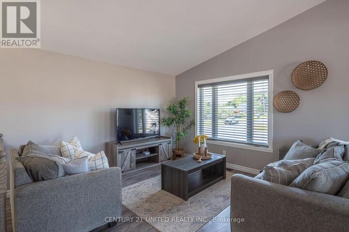 Property Photo: 102 King Street West ON K0L 2W0