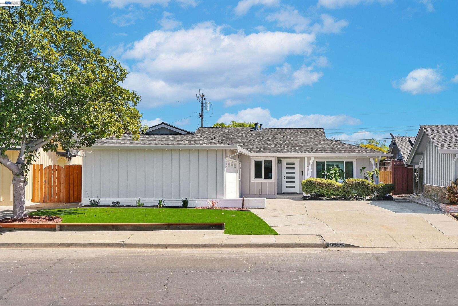 Property Photo:  3221 Llano St  CA 94403 