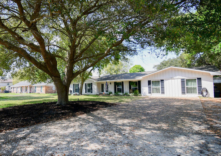Property Photo:  2912 Glenn Street  FL 32563 