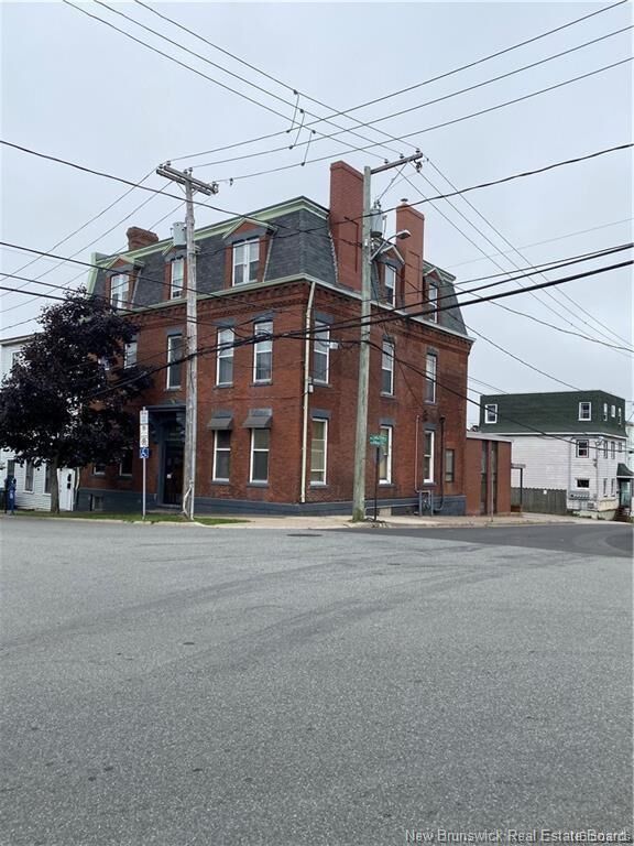 101 Carleton Street — photo 1