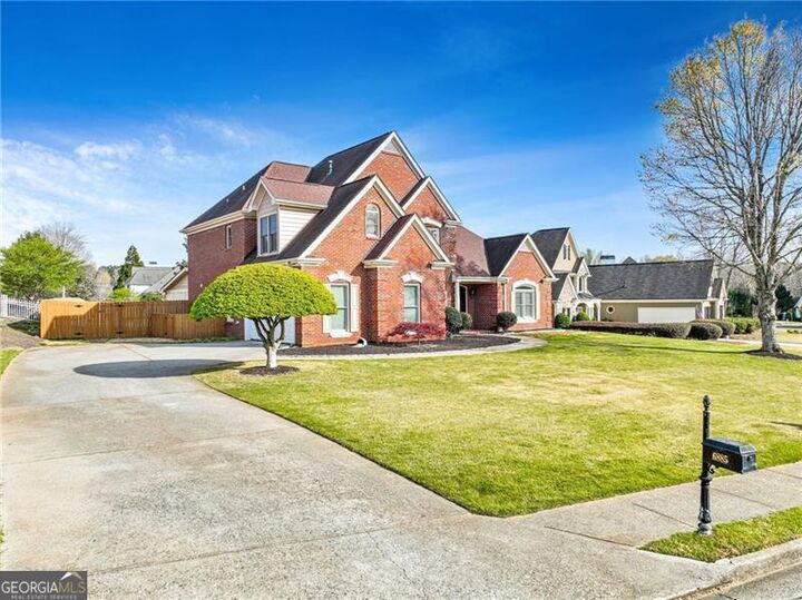 Property Photo:  6885 Grassmoor Grange Way  GA 30040 