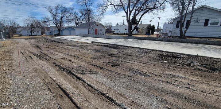 Property Photo: 1009 8th Avenue SE ND 58401