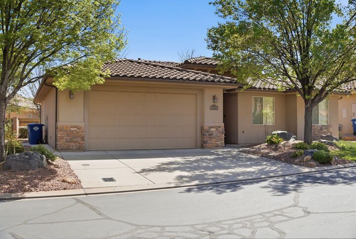 Property Photo: 145 Crystal Lakes Dr #119 UT 84770