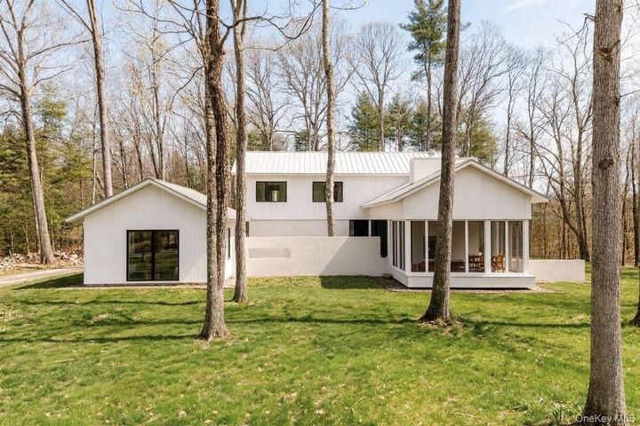 Property Photo:  131 Oakley Road  NY 12404 