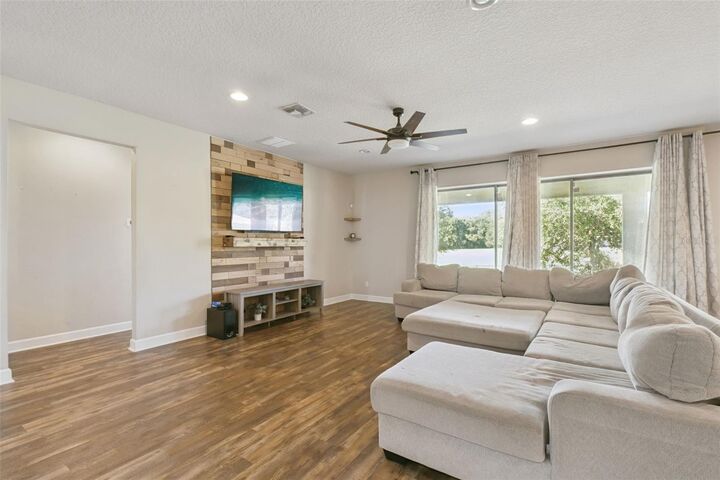 Property Photo: 30215 Bretton Loop FL 32757