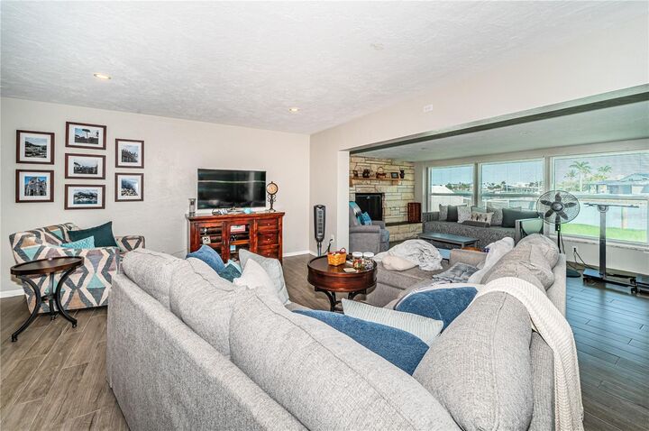 Property Photo: 7927 11th Avenue S FL 33707