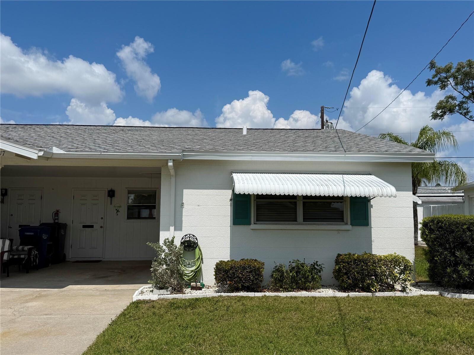 Property Photo:  2217 Hopkins Drive W  FL 34207 