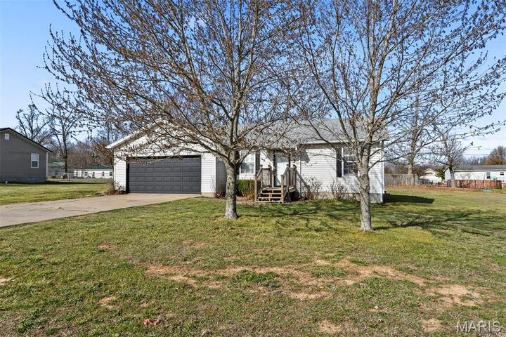 Property Photo:  2125 Cedarwood Court  MO 65536 