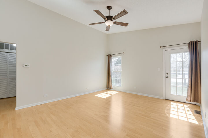 Property Photo: 314 Whitewood Drive IL 60107