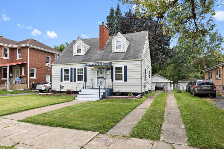 Property Photo: 320 Streamside Drive IL 60426