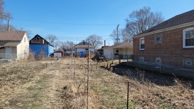 Property Photo: 10013 S Hoxie Avenue IL 60617