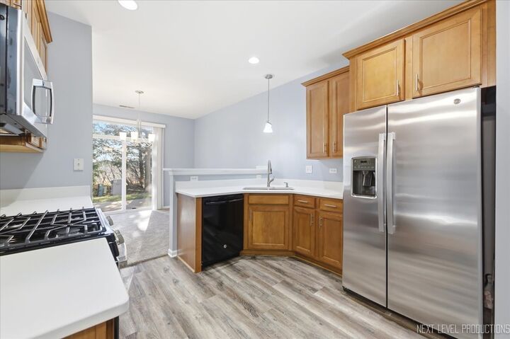 Property Photo:  472 Majestic Lane  IL 60543 