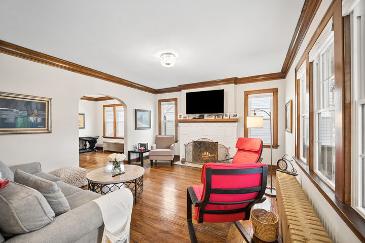 Property Photo:  283 N Michigan Avenue  IL 60126 