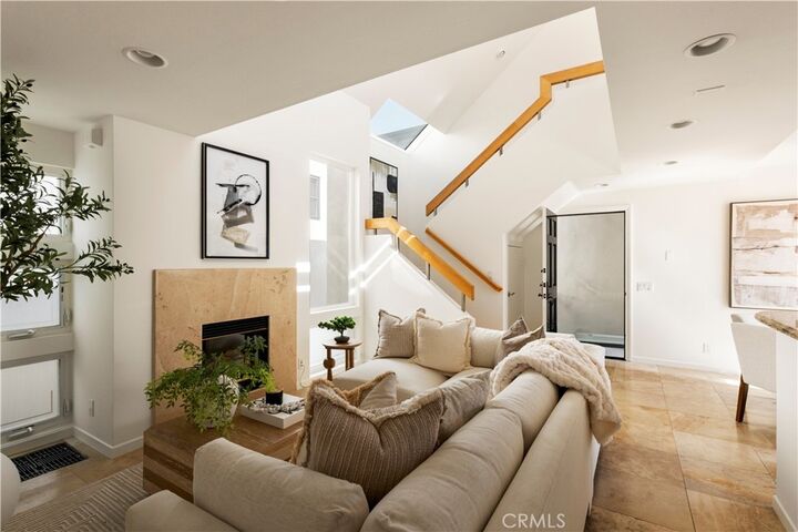 Property Photo:  517 Larkspur  CA 92625 