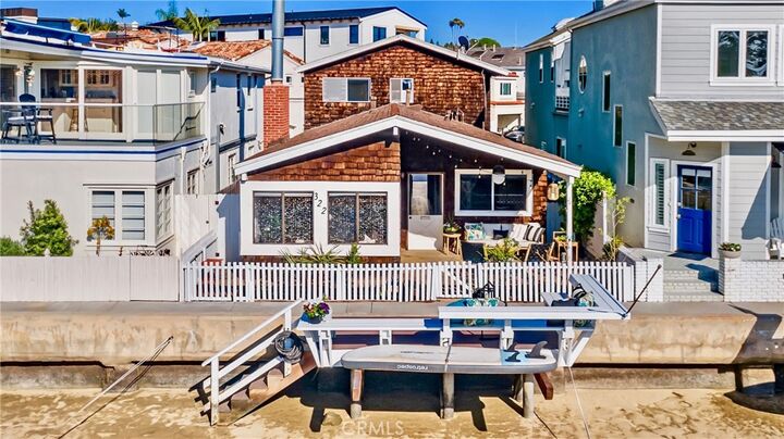 Property Photo:  322 Grand Canal  CA 92662 