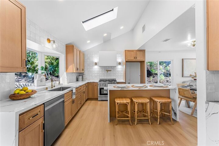 Property Photo:  25191 Via Piedra Blanca  CA 92677 