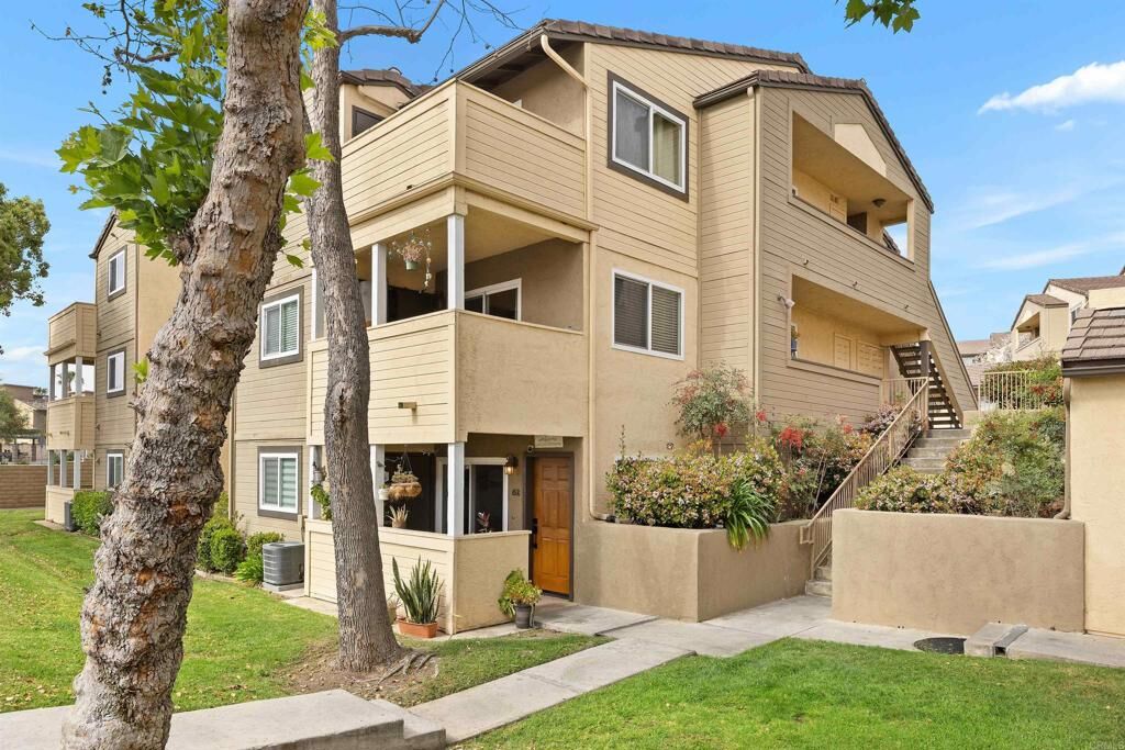 Property Photo: 5034 Los Morros Way 62 CA 92057