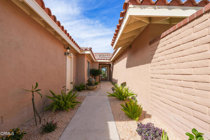 Property Photo:  250 Calle Del Verano  CA 92260 