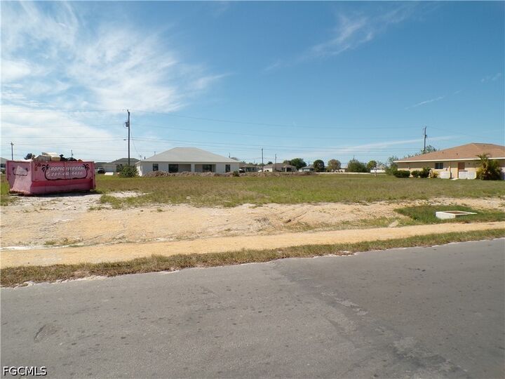 Property Photo:  1816 NE 8th Place  FL 33909 