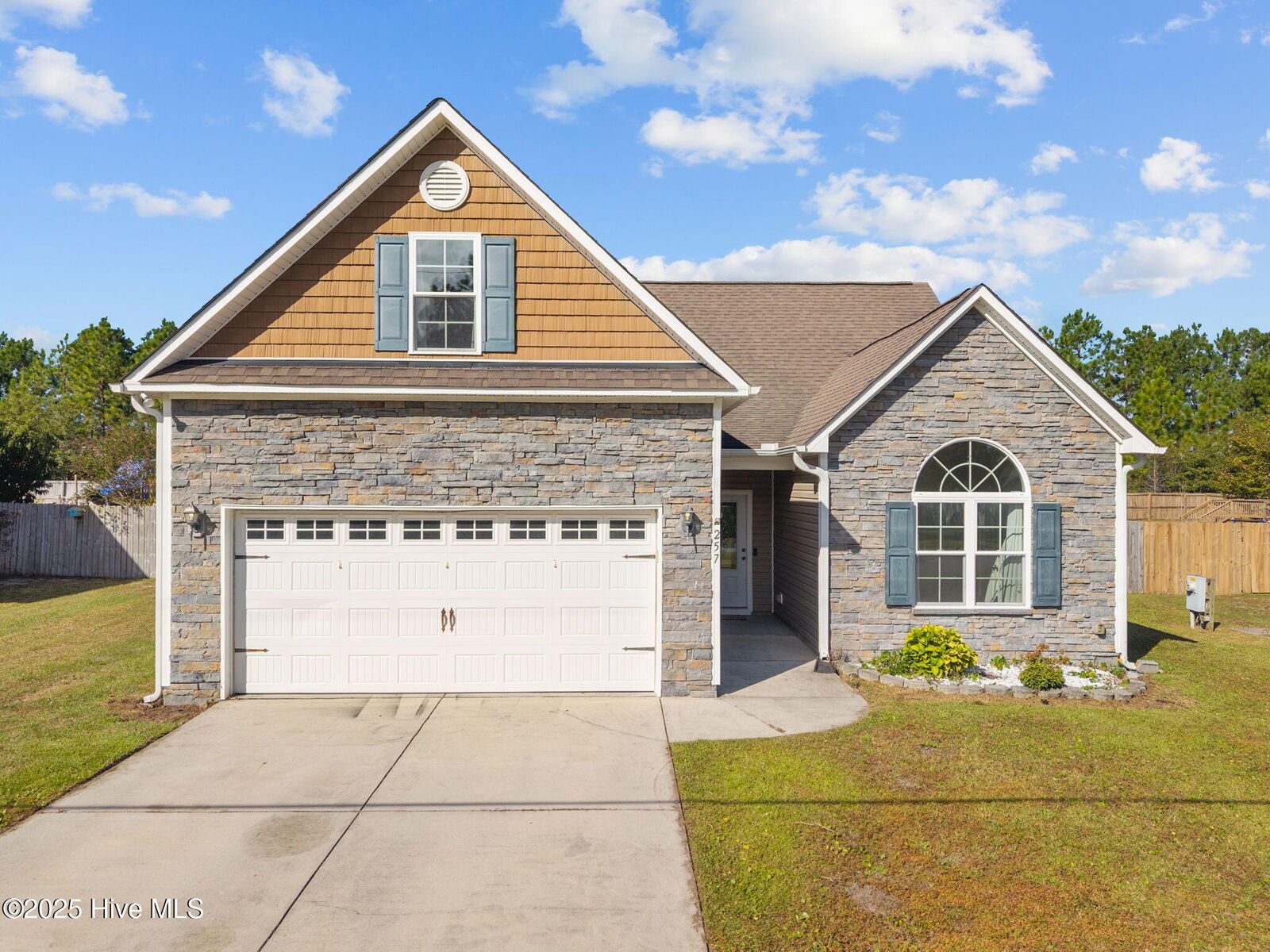 Property Photo: 257 E Ivybridge Drive NC 28539