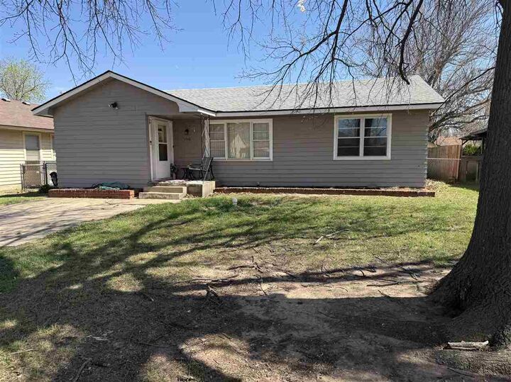 Property Photo: 1510 S D. Street OK 74631