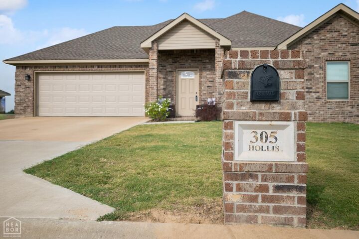 Property Photo:  305 Hollis  AR 72416 