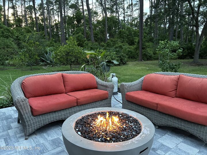 Property Photo: 937 Espinado Avenue FL 32086