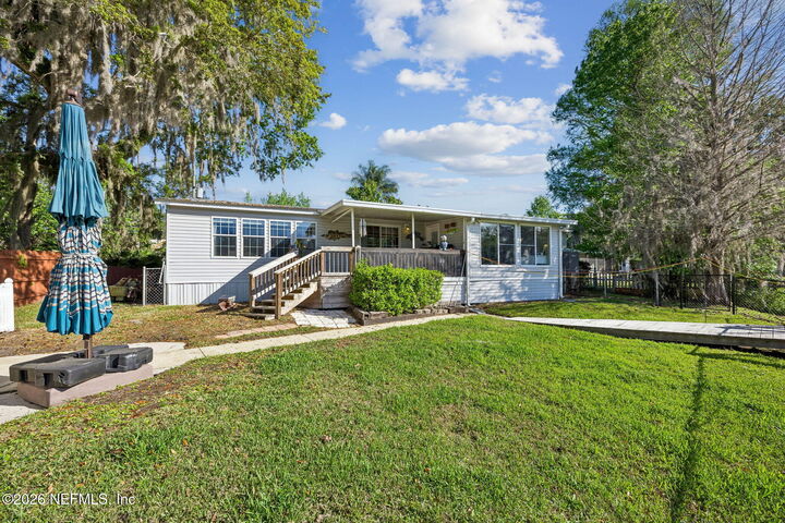 Property Photo: 334 Paradise Circle FL 32189