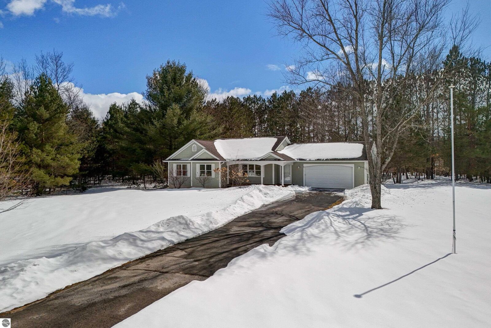 Property Photo: 6107 Jeffrey Place MI 49637