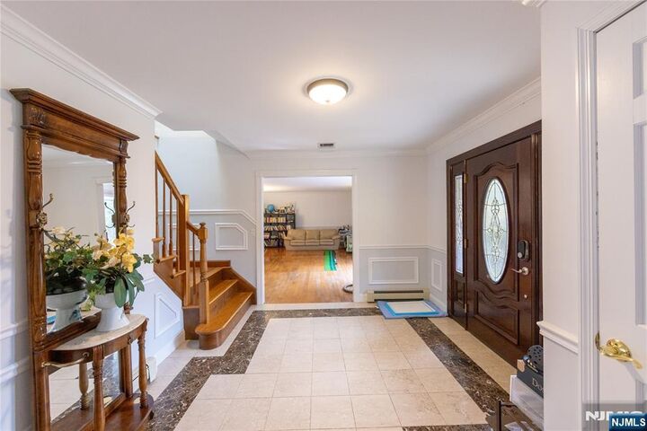 Property Photo:  81 Crescent Avenue  NJ 07430 