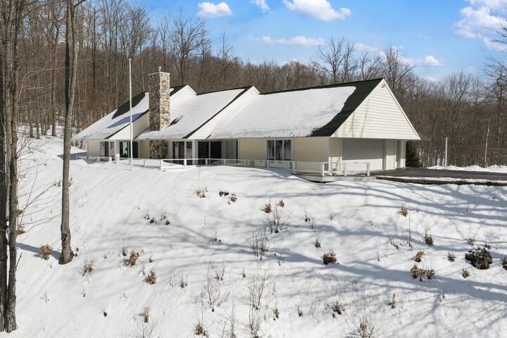 Property Photo: 1750 Boyne Cove MI 49712