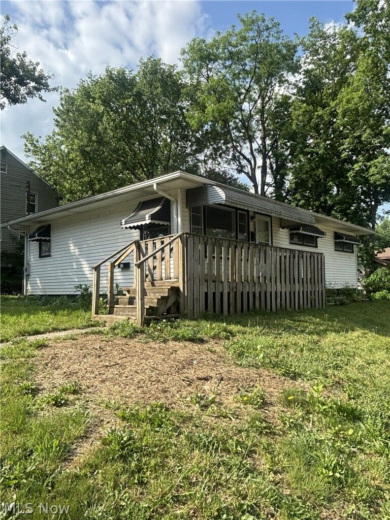 Property Photo: 600 Eastland Avenue OH 44305