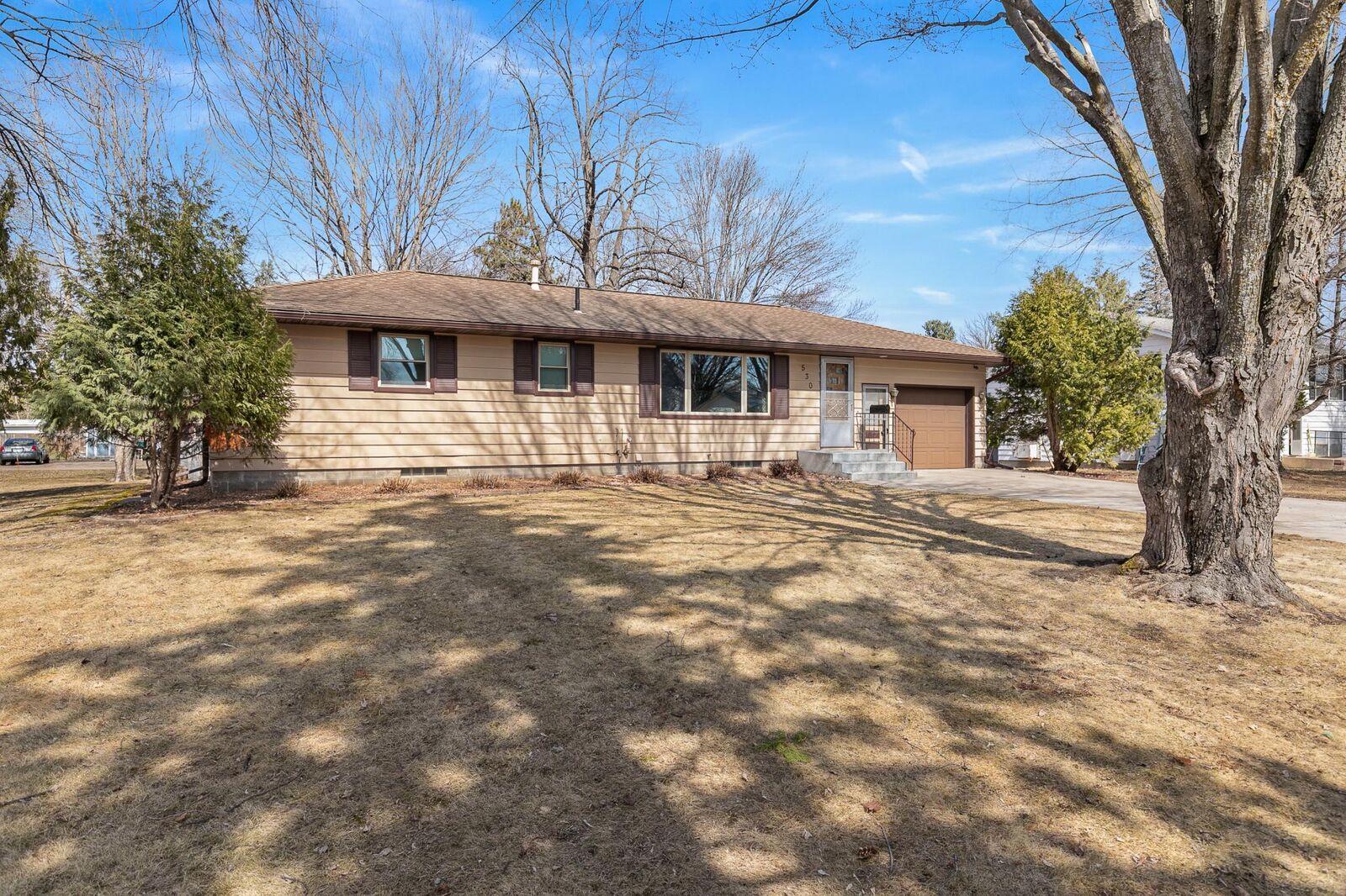 Property Photo:  530 Highway 23 E  MN 56353 