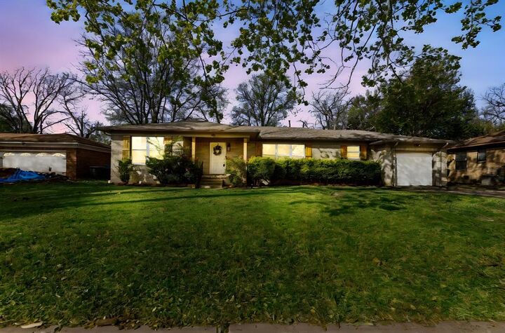 Property Photo:  942 Longfellow Street  TX 76710 