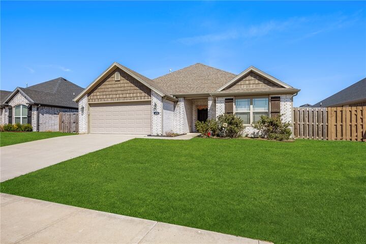 Property Photo:  450 Holly Street  AR 72719 