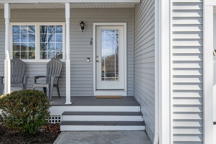 Property Photo:  7 Woodland Ct B  MA 01757 