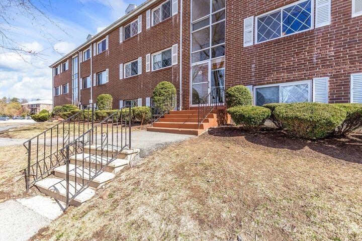 Property Photo:  30 Fernview Ave 4  MA 01845 
