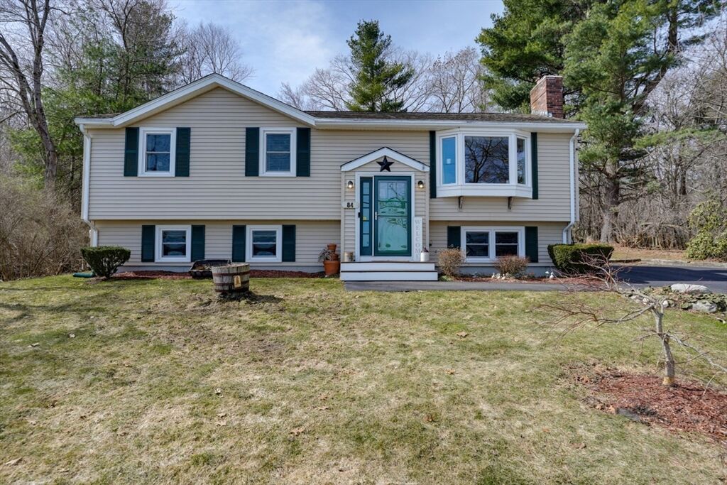 Property Photo: 84 Ridge Rd MA 01532
