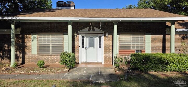 Property Photo:  8246 Chellie Rd  FL 32526 