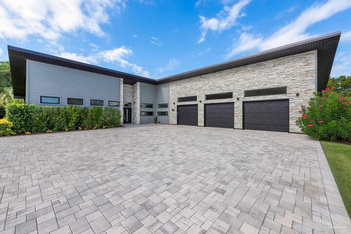 Property Photo:  2693 Holley Club Dr  FL 32566 