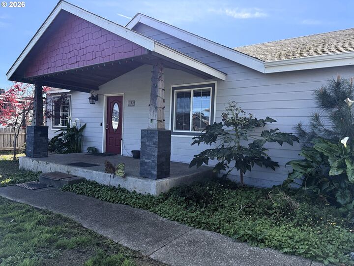 Property Photo: 515 Memory Ln OR 97415