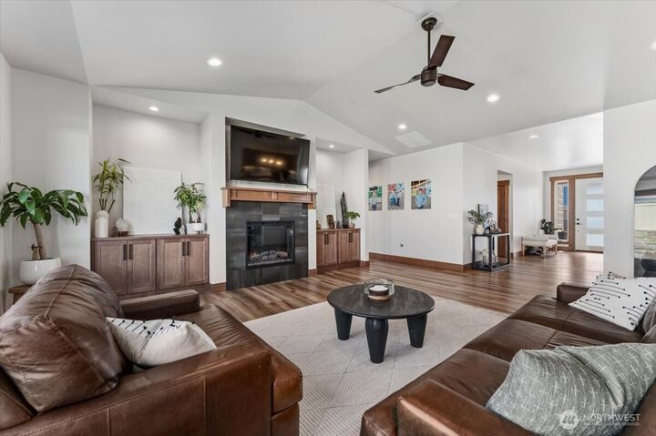 Property Photo: 2637 Patriot Way SE WA 98802