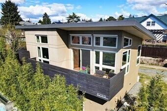 Property Photo: 8218 2nd Avenue NE #B WA 98115