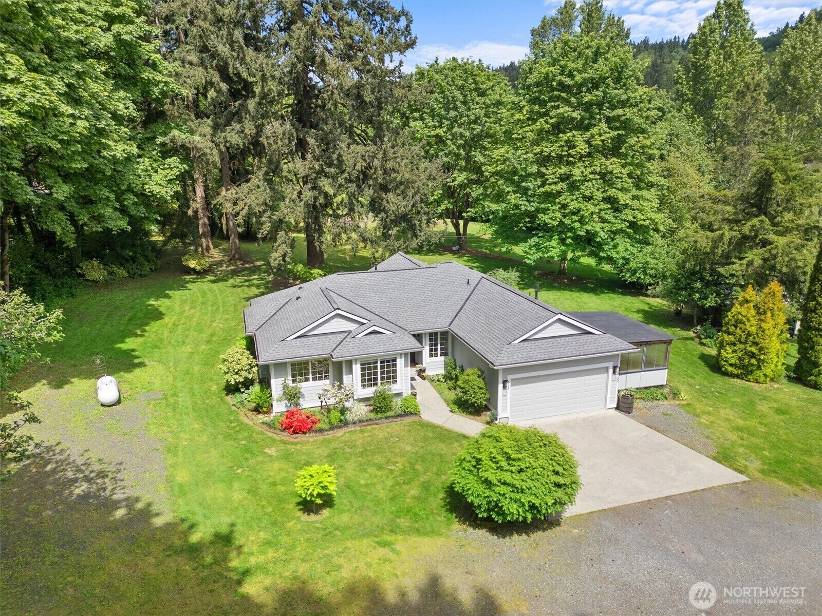 Property Photo:  16100 SE 113th Place  WA 98059 