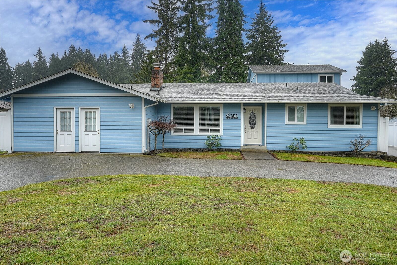 Property Photo:  2412  Lexington Street  WA 98388 