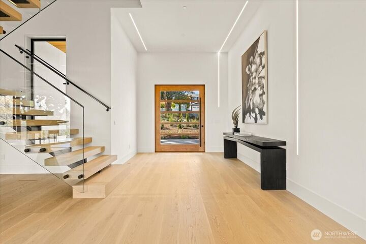 Property Photo:  3806  95th Avenue NE  WA 98004 